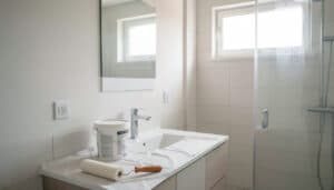 Quelle peinture choisir pour une salle de bain humide